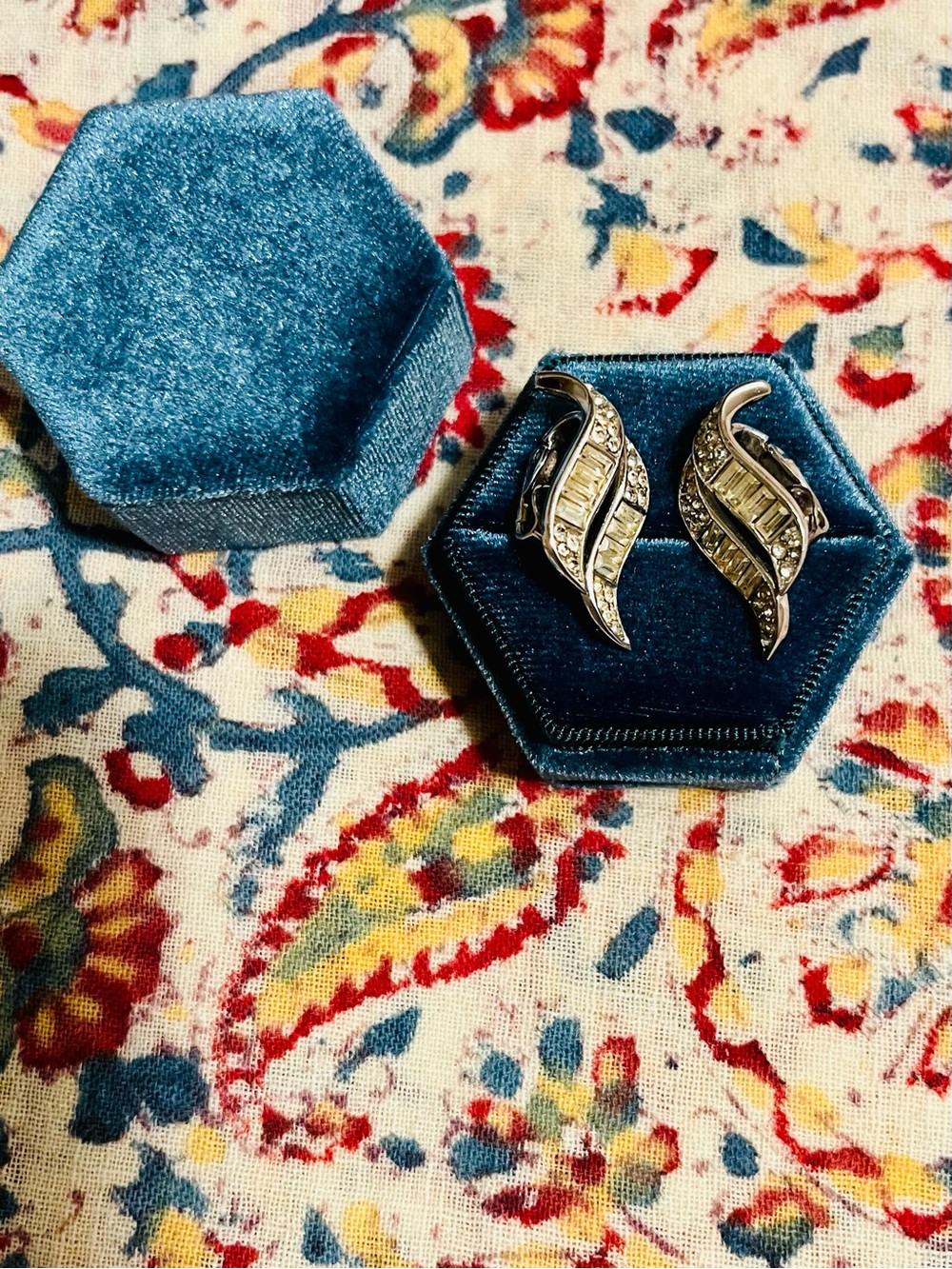 Vintage Trifari rhinestone clip on earrings:stamped Trifari